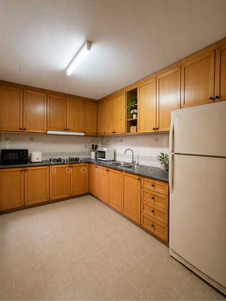 Aston Mansions, 3 Lorong 42 Geylang, 3 Bedrooms, 1,216 sqft, Apartment For Sale, by Eugene Ow Boon Teck, 500204198 - PropertyGuru.com.sg