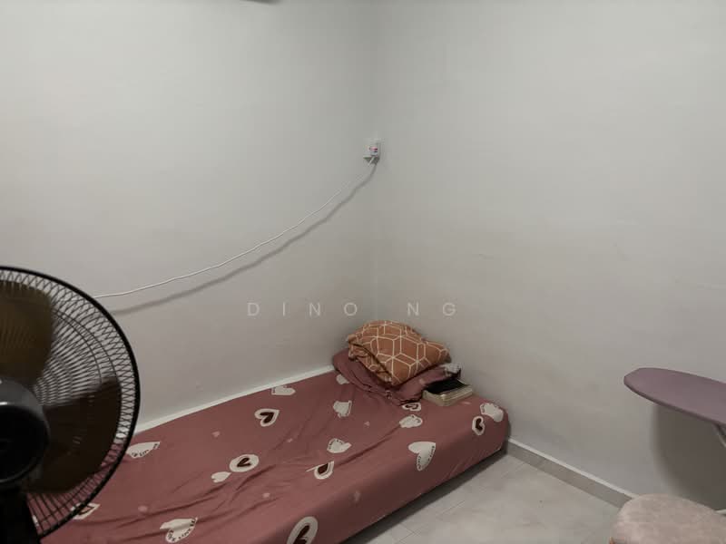 574 Ang Mo Kio Avenue 10, 574 Ang Mo Kio Avenue 10, 3 Bedrooms, 1,614 sqft, HDB Flat For Sale, by Dino Ng, 500204201 - Bedroom - PropertyGuru.com.sg