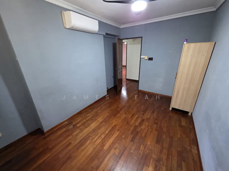 82A Lorong 4 Toa Payoh, 82A Lorong 4 Toa Payoh, 3 Bedrooms, 1,302 sqft, HDB Flat For Sale, by James Seah, 500204206 - Bedroom - PropertyGuru.com.sg
