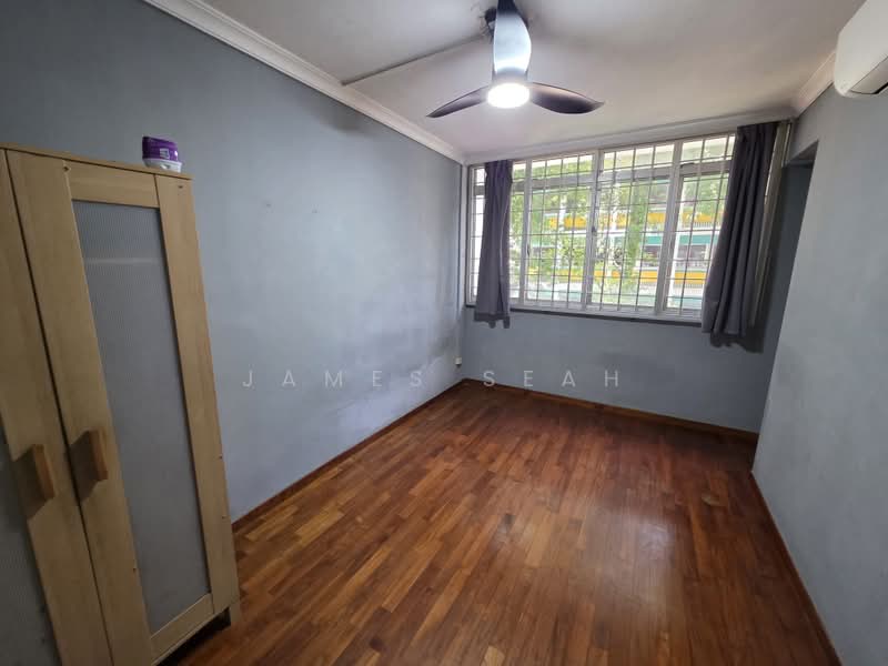 82A Lorong 4 Toa Payoh, 82A Lorong 4 Toa Payoh, 3 Bedrooms, 1,302 sqft, HDB Flat For Sale, by James Seah, 500204206 - Bedroom - PropertyGuru.com.sg