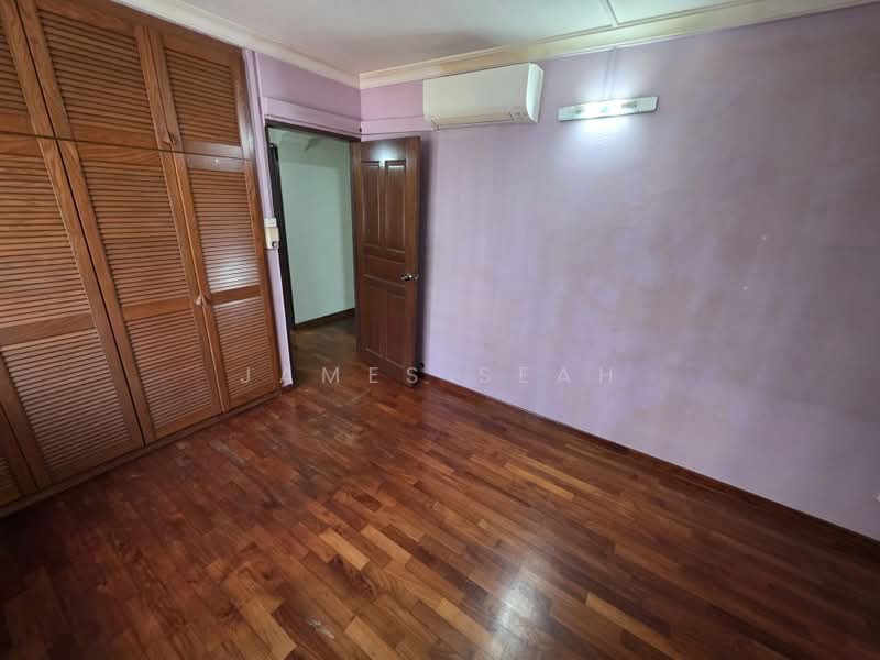 82A Lorong 4 Toa Payoh, 82A Lorong 4 Toa Payoh, 3 Bedrooms, 1,302 sqft, HDB Flat For Sale, by James Seah, 500204206 - Bedroom - PropertyGuru.com.sg
