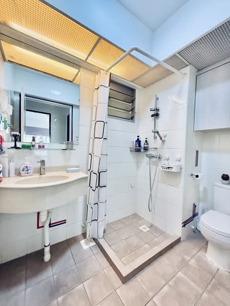 272C Punggol Walk, 272C Punggol Walk, 3 Bedrooms, 1,012 sqft, HDB Flat For Sale, by Richard Teo, 500204216 - Common Bathroom - PropertyGuru.com.sg