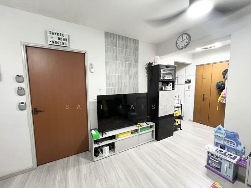 453A Fernvale Road, 453A Fernvale Road, 1 Bedroom, 495 sqft, HDB Flat For Sale, by Sani Faisal, 500204218 - Living Room - PropertyGuru.com.sg