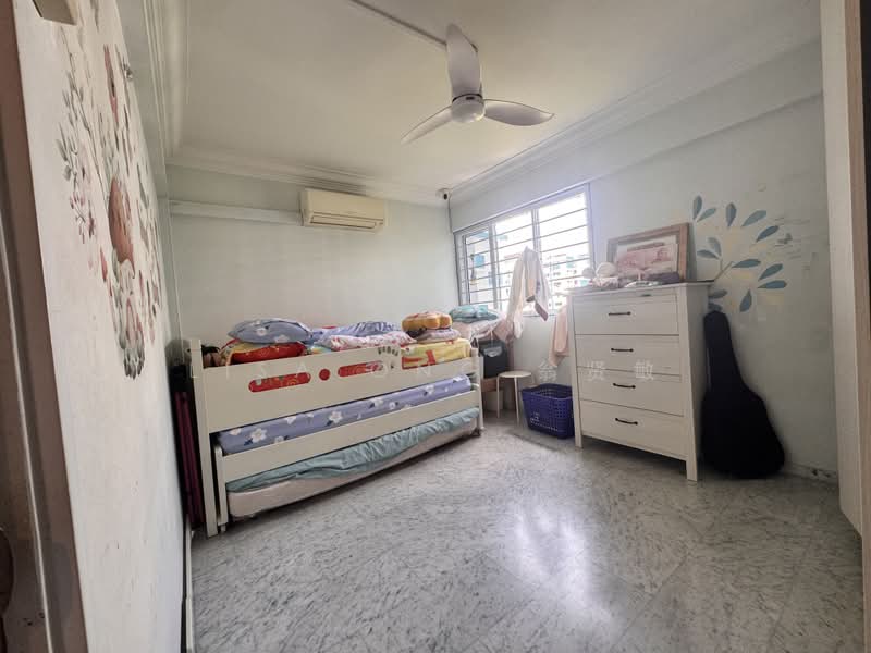 561 Ang Mo Kio Avenue 10, 561 Ang Mo Kio Avenue 10, 3 Bedrooms, 990 sqft, HDB Flat For Sale, by Lisa Ong 翁贤敏, 500204224 - Bedroom - PropertyGuru.com.sg