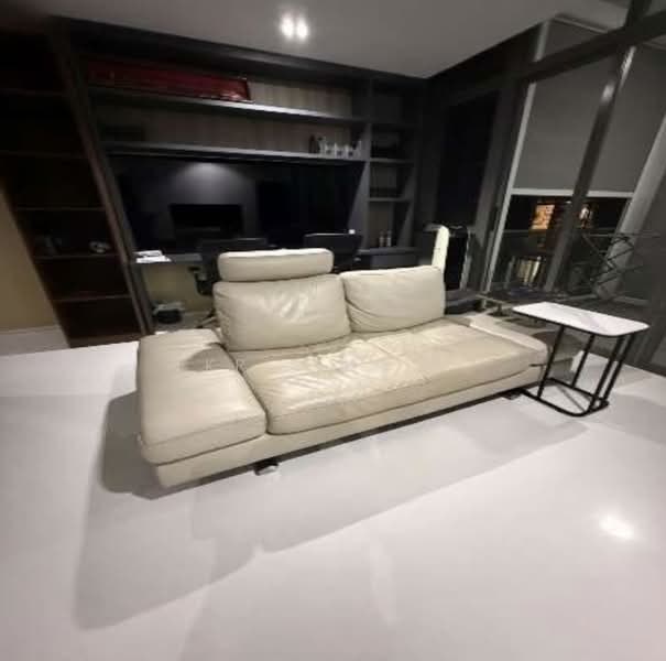 The Bently Residences@Kovan, 28 Kovan Road, 3 Bedrooms, 1,066 sqft, Apartment For Sale, by Kris Kris, 500204225 - Living Room - PropertyGuru.com.sg