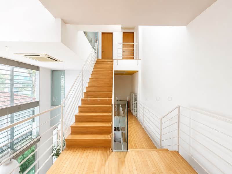 2.5 storey, 999yrs semi-detached, Serangoon Gardens Estate, Serangoon Gardens, Tavistock Avenue, Bridport Avenue, Portchester Avenue, Farleigh Avenue, Serangoon Garden Way Penshurst Place Medway Drive Crowhurst Drive Bloxhome Drive Bodmin Drive Braemar Drive Brockhamton Drive Blandford Drive Burghley Drive, 6 Bedrooms, 3,500 sqft, Semi-Detached House For Sale, by Madeline Koo, 500204226 - Interior - PropertyGuru.com.sg