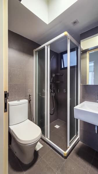 747B Bedok Reservoir Crescent, 747B Bedok Reservoir Crescent, 3 Bedrooms, 915 sqft, HDB Flat For Sale, by Dennis Lim, 500204242 - Bathroom - PropertyGuru.com.sg