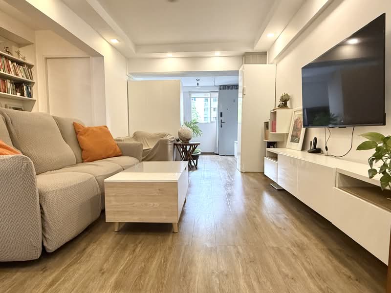 606 Ang Mo Kio Avenue 5, 606 Ang Mo Kio Avenue 5, 2 Bedrooms, 872 sqft, HDB Flat For Sale, by Kim Tan, 500204253 - Living Room - PropertyGuru.com.sg