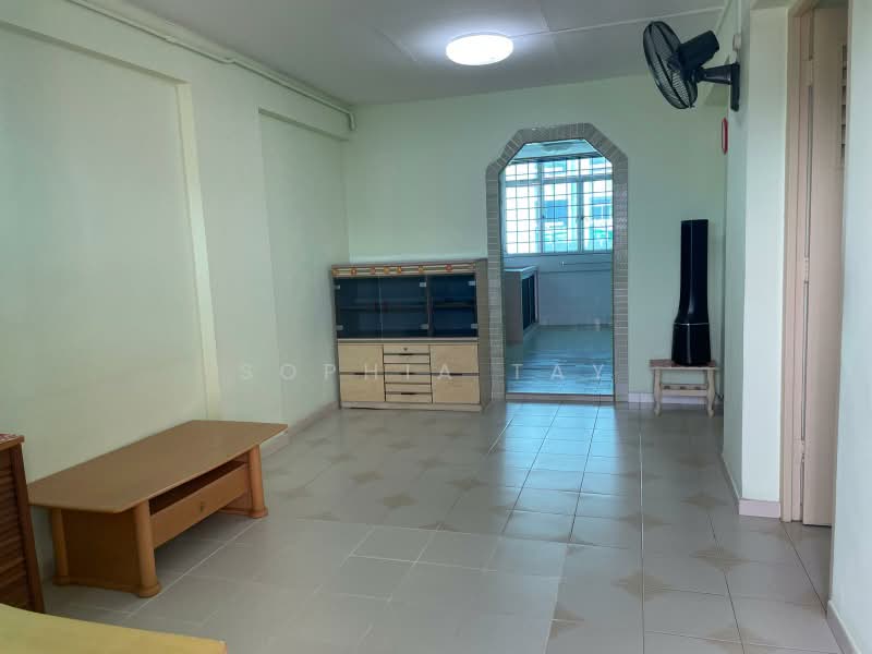106 serangoon ave 1, Ave 1, 2 Bedrooms, 645 sqft, HDB Flat For Rent, by Sophia Tay, 500204275 - Living Room - PropertyGuru.com.sg