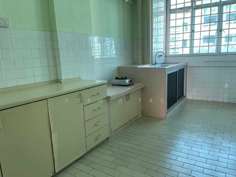 106 serangoon ave 1, Ave 1, 2 Bedrooms, 645 sqft, HDB Flat For Rent, by Sophia Tay, 500204275 - Kitchen - PropertyGuru.com.sg