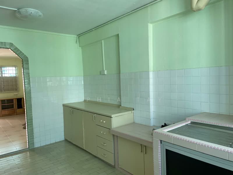 106 serangoon ave 1, Ave 1, 2 Bedrooms, 645 sqft, HDB Flat For Rent, by Sophia Tay, 500204275 - Kitchen - PropertyGuru.com.sg