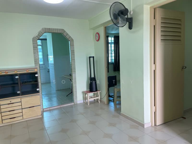 106 serangoon ave 1, Ave 1, 2 Bedrooms, 645 sqft, HDB Flat For Rent, by Sophia Tay, 500204275 - Living Room - PropertyGuru.com.sg