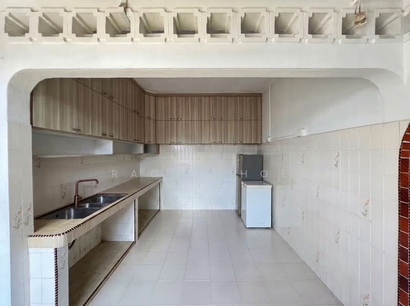 8 Jalan Tampang, , 4 Bedrooms, 1,000 sqft, Shophouse For Rent, by Rachel Hoe, 500204284 - Kitchen - PropertyGuru.com.sg