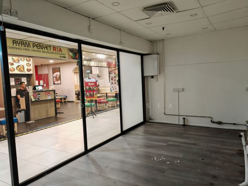Lucky Plaza, 304 Orchard Road, 194 sqft, Food & Beverage For Rent, by Rodney Sea, 500204293 - Interior - CommercialGuru.com.sg
