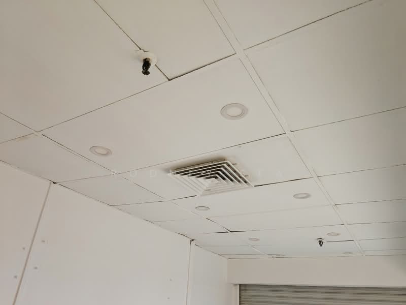 Lucky Plaza, 304 Orchard Road, 194 sqft, Food & Beverage For Rent, by Rodney Sea, 500204293 - Interior - CommercialGuru.com.sg