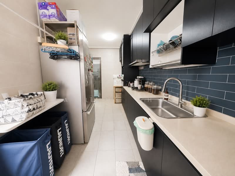 18 Jalan Tenteram, 18 Jalan Tenteram, 3 Bedrooms, 915 sqft, HDB Flat For Sale, by Sharlene Chang, 500204295 - Kitchen - PropertyGuru.com.sg
