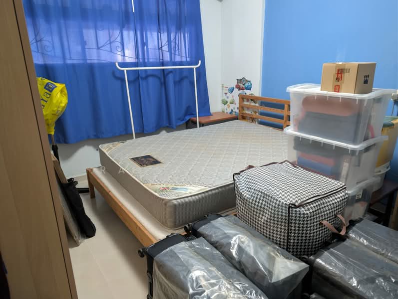207 Bukit Batok Street 21, 207 Bukit Batok Street 21, 2 Bedrooms, 785 sqft, HDB Flat For Rent, by Raynard Lim, 500204303 - Bedroom - PropertyGuru.com.sg