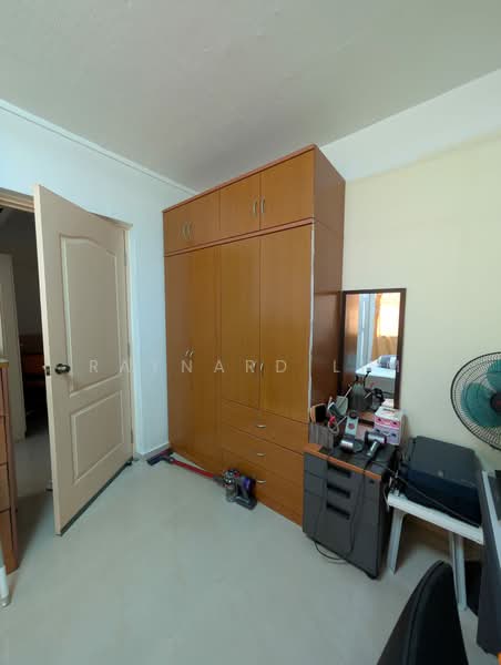 207 Bukit Batok Street 21, 207 Bukit Batok Street 21, 2 Bedrooms, 785 sqft, HDB Flat For Rent, by Raynard Lim, 500204303 - Bedroom - PropertyGuru.com.sg