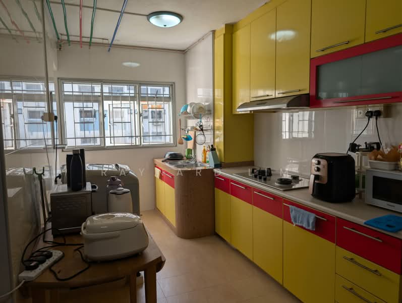 207 Bukit Batok Street 21, 207 Bukit Batok Street 21, 2 Bedrooms, 785 sqft, HDB Flat For Rent, by Raynard Lim, 500204303 - Kitchen - PropertyGuru.com.sg