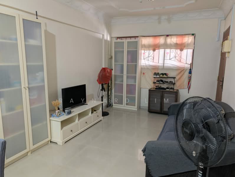 207 Bukit Batok Street 21, 207 Bukit Batok Street 21, 2 Bedrooms, 785 sqft, HDB Flat For Rent, by Raynard Lim, 500204303 - Living Room - PropertyGuru.com.sg