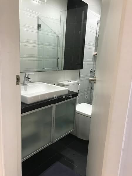 Portchester Avenue, Portchester Avenue, 6 Bedrooms, 2,900 sqft, Semi-Detached House For Rent, by Linda Loh, 500204304 - Bathroom - PropertyGuru.com.sg
