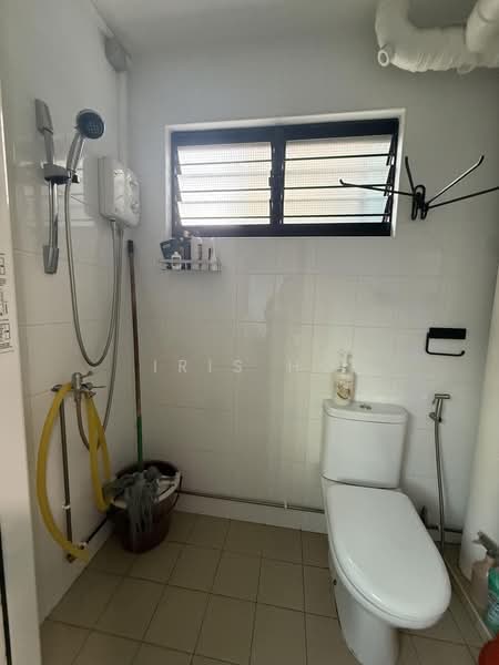 346 Ubi Avenue 1, 346 Ubi Avenue 1, Room Rental, 100 sqft, HDB Flat For Rent, by Iris Ho, 500204307 - Bathroom - PropertyGuru.com.sg