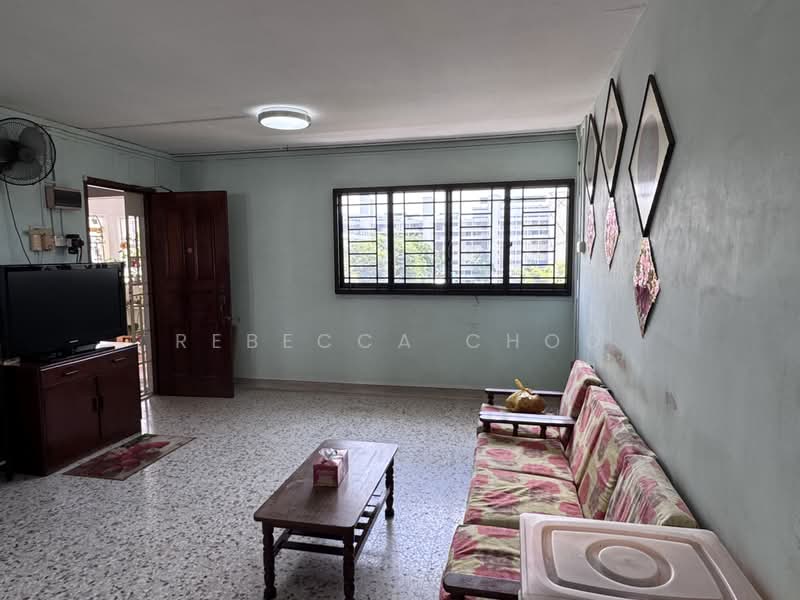 518 Bedok North Avenue 2, 518 Bedok North Avenue 2, 3 Bedrooms, 990 sqft, HDB Flat For Sale, by Rebecca Choo, 500204312 - Living Room - PropertyGuru.com.sg