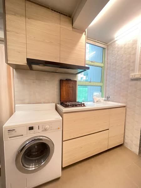 96 Commonwealth Crescent, 96 Commonwealth Crescent, 2 Bedrooms, 689 sqft, HDB Flat For Sale, by Caden Wan, 500204319 - Kitchen - PropertyGuru.com.sg