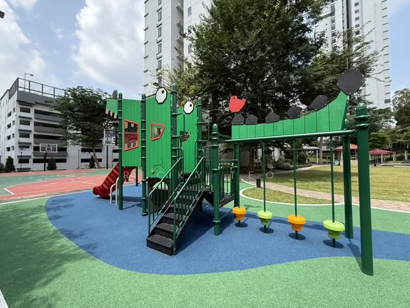 Regent Heights, 56 Bukit Batok East Avenue 5, 3 Bedrooms, 1,163 sqft, Condominium For Sale, by Ricky Teo, 500204324 - Exterior - PropertyGuru.com.sg