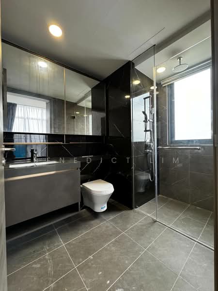 The Florence Residences, 81 Hougang Avenue 2, 2 Bedrooms, 926 sqft, Condominium For Sale, by Benedict Lim, 500204339 - Bathroom - PropertyGuru.com.sg