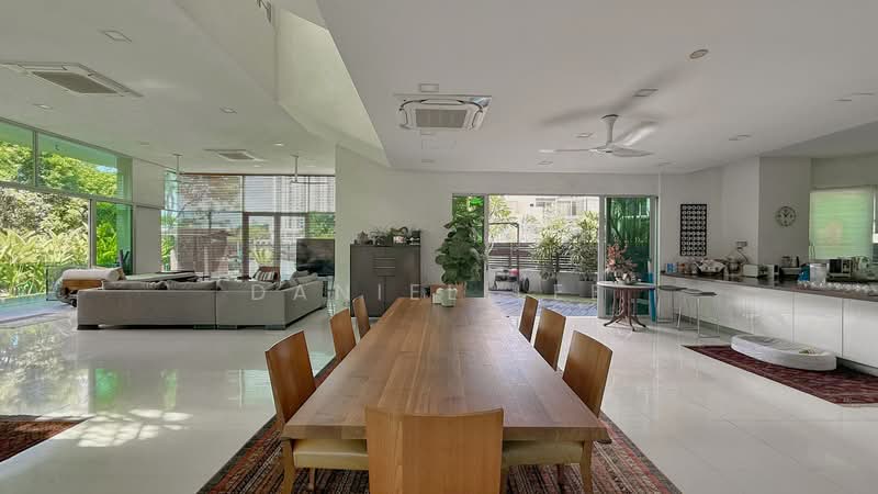 District 15 Mountbatten Bungalow Freehold Generational asset, Goodman / Wilkinson / Crescent Road, 8 Bedrooms, 8,009 sqft, Bungalow House For Sale, by Daniel Lee, 500204349 - Living Room - PropertyGuru.com.sg
