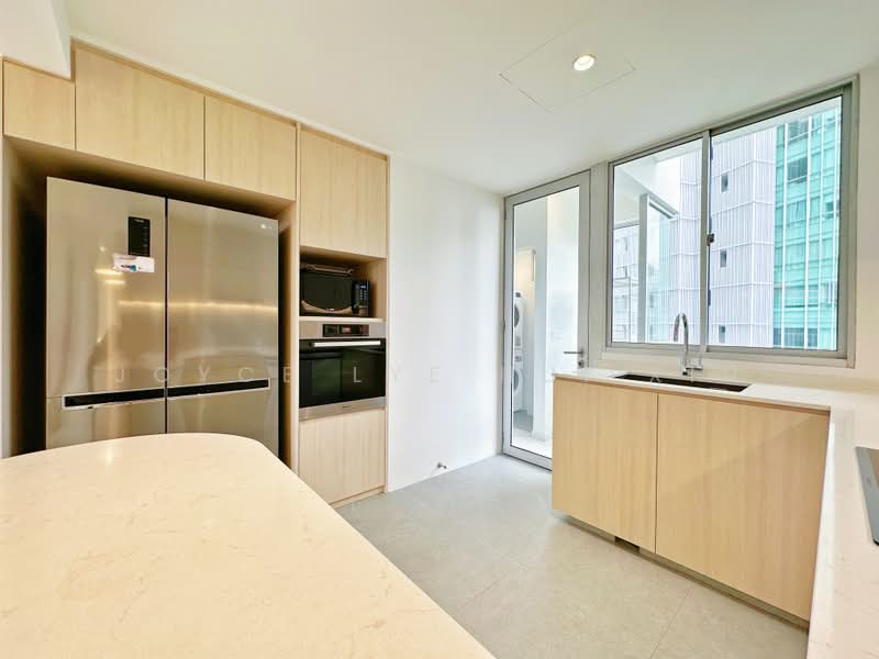 Cairnhill Residences, 33 Cairnhill Circle, 3 Bedrooms, 1,173 sqft, Apartment For Rent, by Joyce Lye Hui Xin, 500204352 - Kitchen - PropertyGuru.com.sg