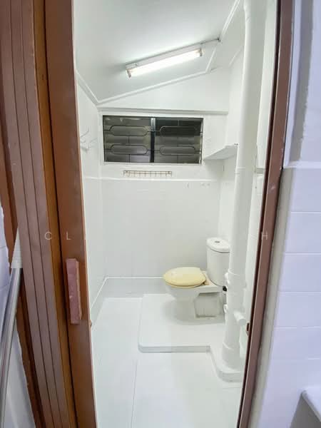 721 Clementi West Street 2, 721 Clementi West Street 2, Room Rental, 150 sqft, HDB Flat For Rent, by Clauson Seah, 500204357 - Bathroom - PropertyGuru.com.sg