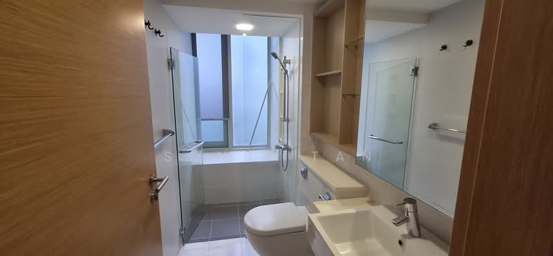 Wilkie Studio, 86 Wilkie Road, 3 Bedrooms, 1,044 sqft, Condominium For Rent, by Sonia Tan, 500204363 - Common Bathroom - PropertyGuru.com.sg