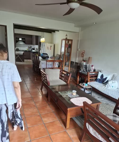 350 Tampines Street 33, 350 Tampines Street 33, 3 Bedrooms, 1,378 sqft, HDB Flat For Sale, by Selva Kumar, 500204368 - Living Room - PropertyGuru.com.sg