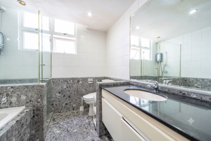 Woodgrove Condo, 2 Woodgrove Drive, 3 Bedrooms, 1,518 sqft, Condominium For Sale, by Lim Xin Ping, 500204375 - Master Bath - PropertyGuru.com.sg