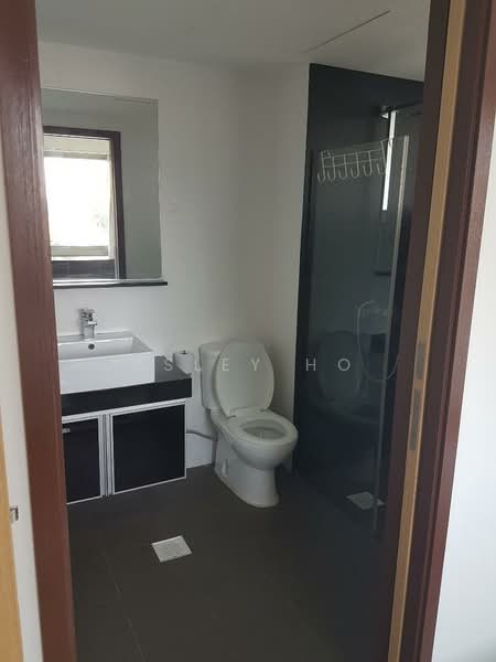 Suites @ Guillemard, 70 Lim Ah Woo Road, 1 Bedroom, 431 sqft, Apartment For Rent, by Asley Ho, 500204379 - Bathroom - PropertyGuru.com.sg