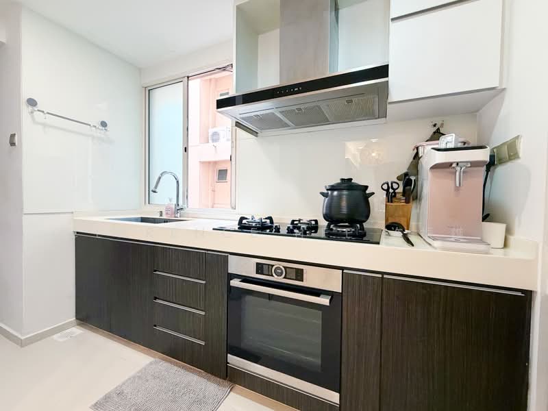 Seletar Springs Condominium, 108 Gerald Drive, 3 Bedrooms, 1,335 sqft, Condominium For Sale, by Clarence Hee 许振雄, 500204389 - Kitchen - PropertyGuru.com.sg