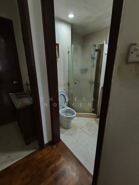 Woodsvale, 1 Woodlands Drive 72, 3 Bedrooms, 1,432 sqft, Condominium For Rent, by Theresa Nguyen, 500204390 - Bathroom - PropertyGuru.com.sg
