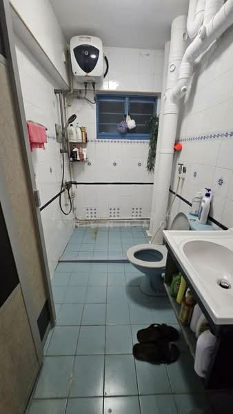 468A Admiralty Drive, 468A Admiralty Drive, 3 Bedrooms, 1,474 sqft, HDB Flat For Sale, by Jose Loh Zhenhao, 500204433 - Bathroom - PropertyGuru.com.sg