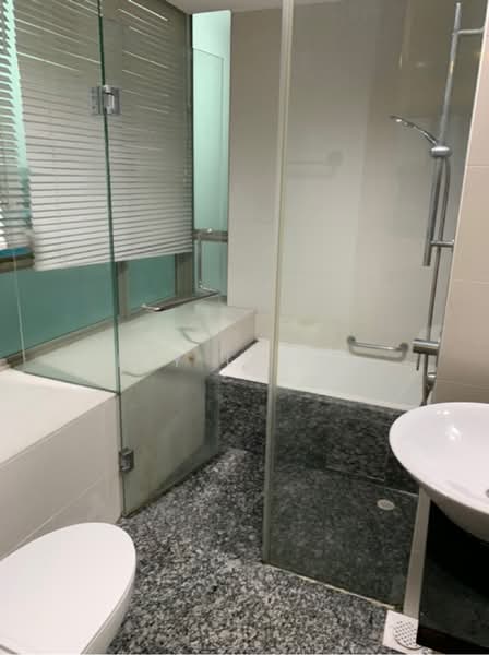 Casa Merah, 66 Tanah Merah Kechil Avenue, 3 Bedrooms, 1,302 sqft, Condominium For Rent, by Ivy Leong, 500204445 - master bathroom with bathtub - PropertyGuru.com.sg