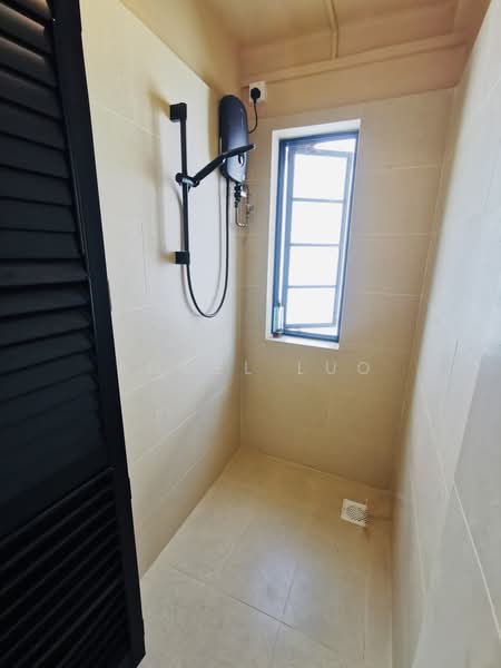57 Eng Hoon Street, 57 Eng Hoon Street, 2 Bedrooms, 958 sqft, HDB Flat For Rent, by Angel Luo, 500204489 - Bathroom - PropertyGuru.com.sg
