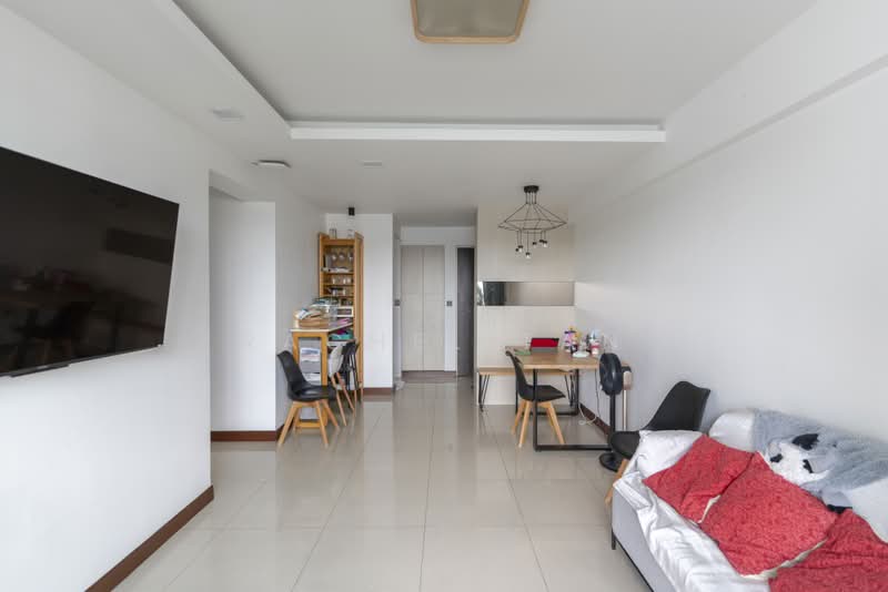 678B Punggol Drive, 678B Punggol Drive, 3 Bedrooms, 1,001 sqft, HDB Flat For Sale, by Rachel Tan, 500204503 - Living Room - PropertyGuru.com.sg