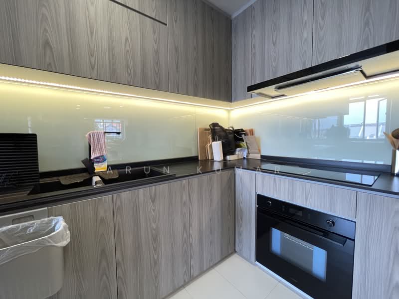 Eastwood Centre, 20 Eastwood Road, 5 Bedrooms, 2,995 sqft, Apartment For Sale, by Arun Kumar, 500204510 - Kitchen - PropertyGuru.com.sg