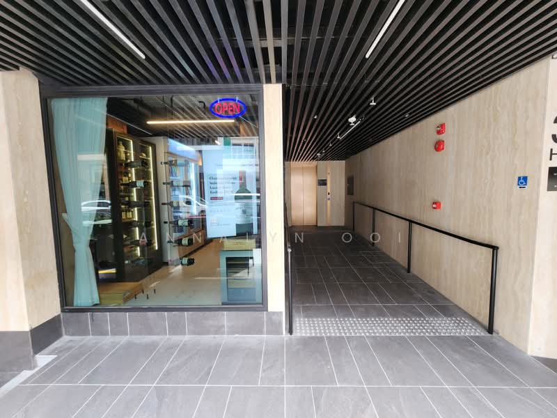 Hongkong Street 5-Storey Boutique Commercial Building, Hongkong Street, 7,211 sqft, Other Retail For Sale, by Annalyn Ooi, 500204512 - Entrance - CommercialGuru.com.sg