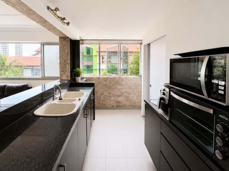 351 Yishun Avenue 11, 351 Yishun Avenue 11, 4 Bedrooms, 1,571 sqft, HDB Flat For Sale, by Derek Lee, 500204520 - Kitchen - AI enhanced - PropertyGuru.com.sg