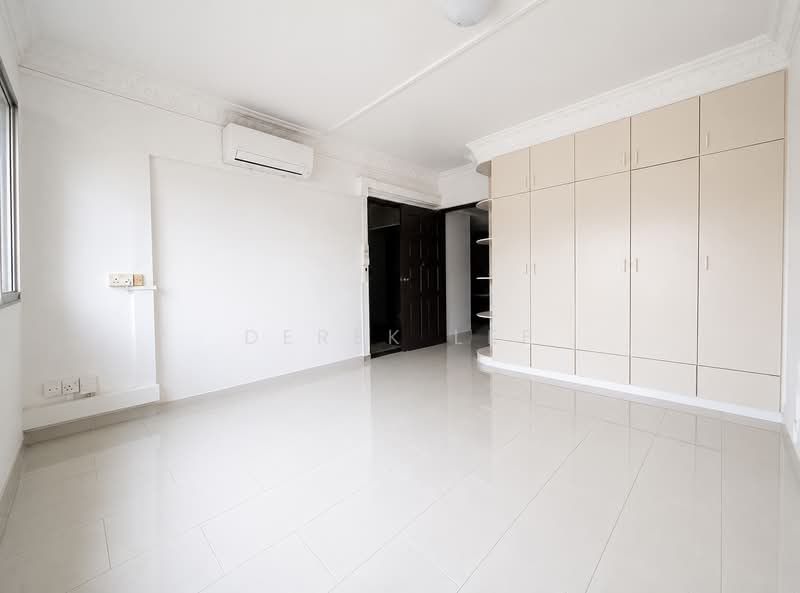351 Yishun Avenue 11, 351 Yishun Avenue 11, 4 Bedrooms, 1,571 sqft, HDB Flat For Sale, by Derek Lee, 500204520 - Master Bedroom - AI enhanced - PropertyGuru.com.sg