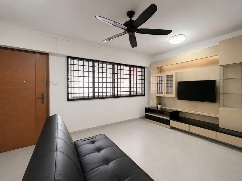 845 Woodlands Street 82, 845 Woodlands Street 82, 3 Bedrooms, 904 sqft, HDB Flat For Sale, by Lynn Lim, 500204525 - Living Room - PropertyGuru.com.sg