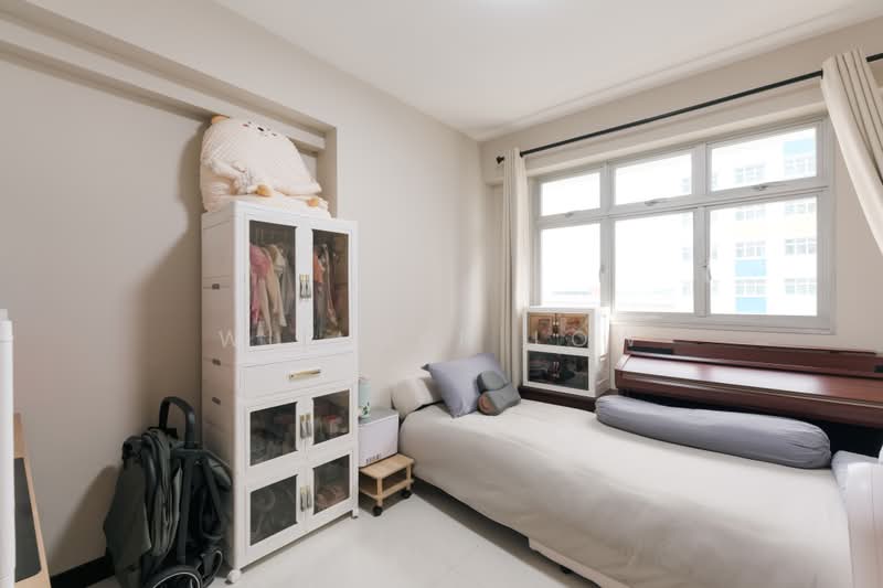 561A Jurong West Street 42, 561A Jurong West Street 42, 3 Bedrooms, 1,001 sqft, HDB Flat For Sale, by Willmen Low, 500204537 - Bedroom - PropertyGuru.com.sg