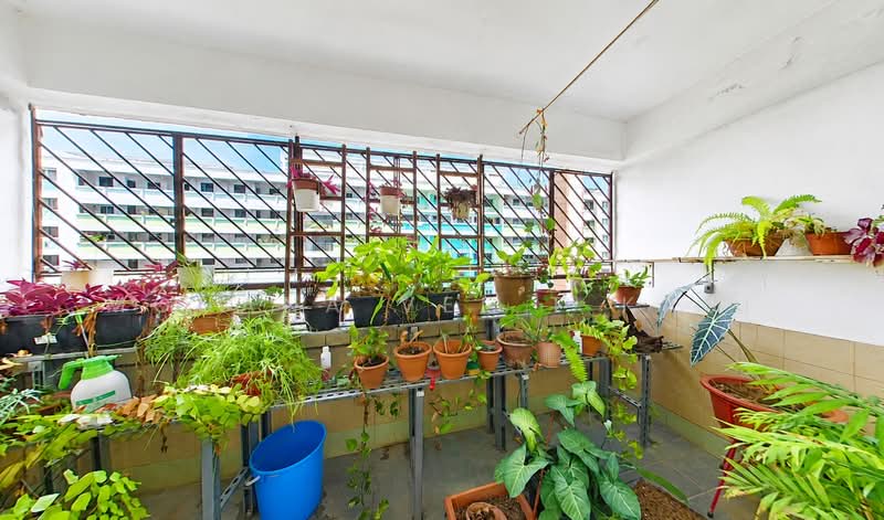 209 Yishun Street 21, 209 Yishun Street 21, 3 Bedrooms, 1,302 sqft, HDB Flat For Sale, by Mohana Vel T Kasi, 500204553 - Balcony - PropertyGuru.com.sg